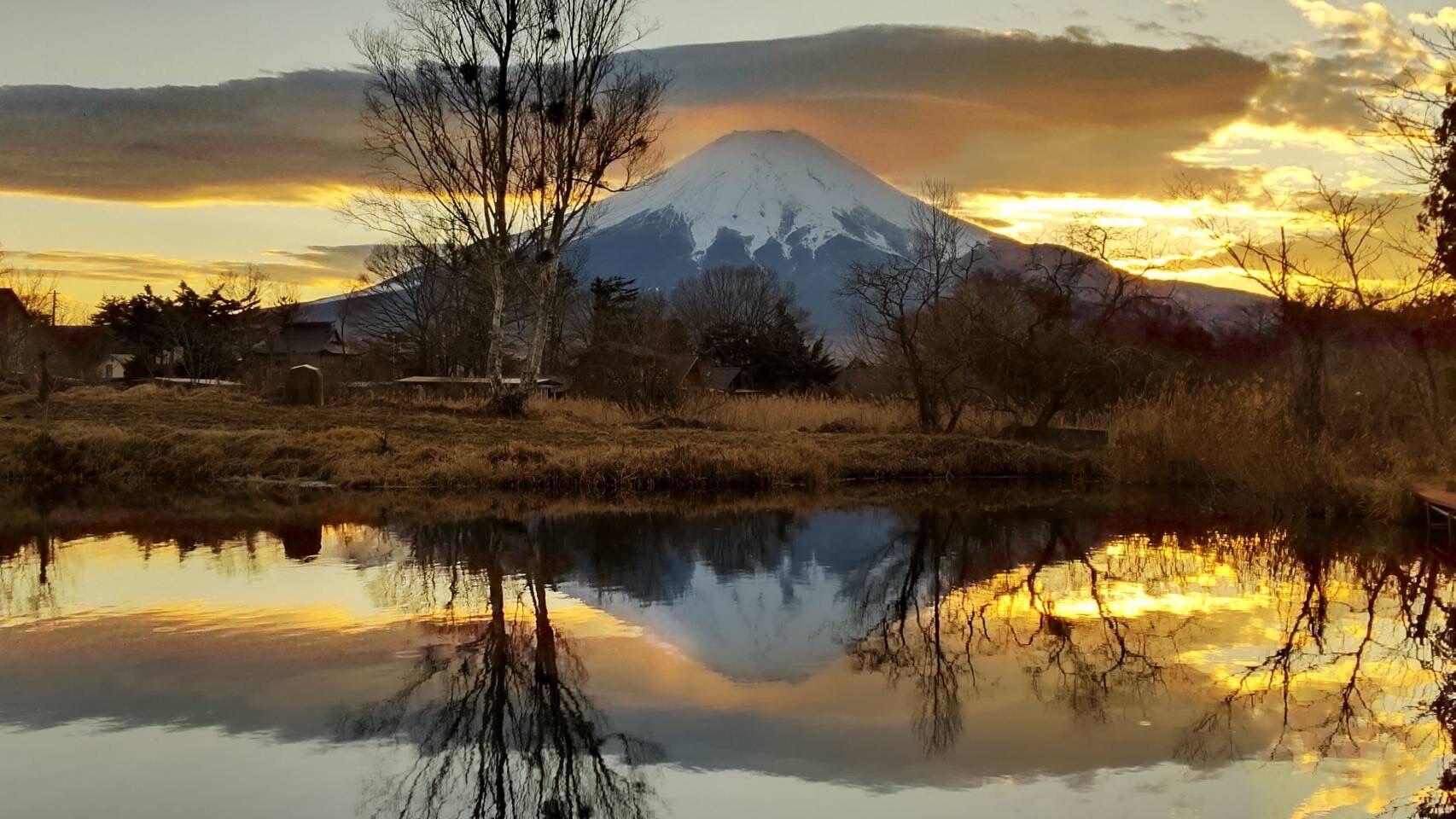 朝日と富士山