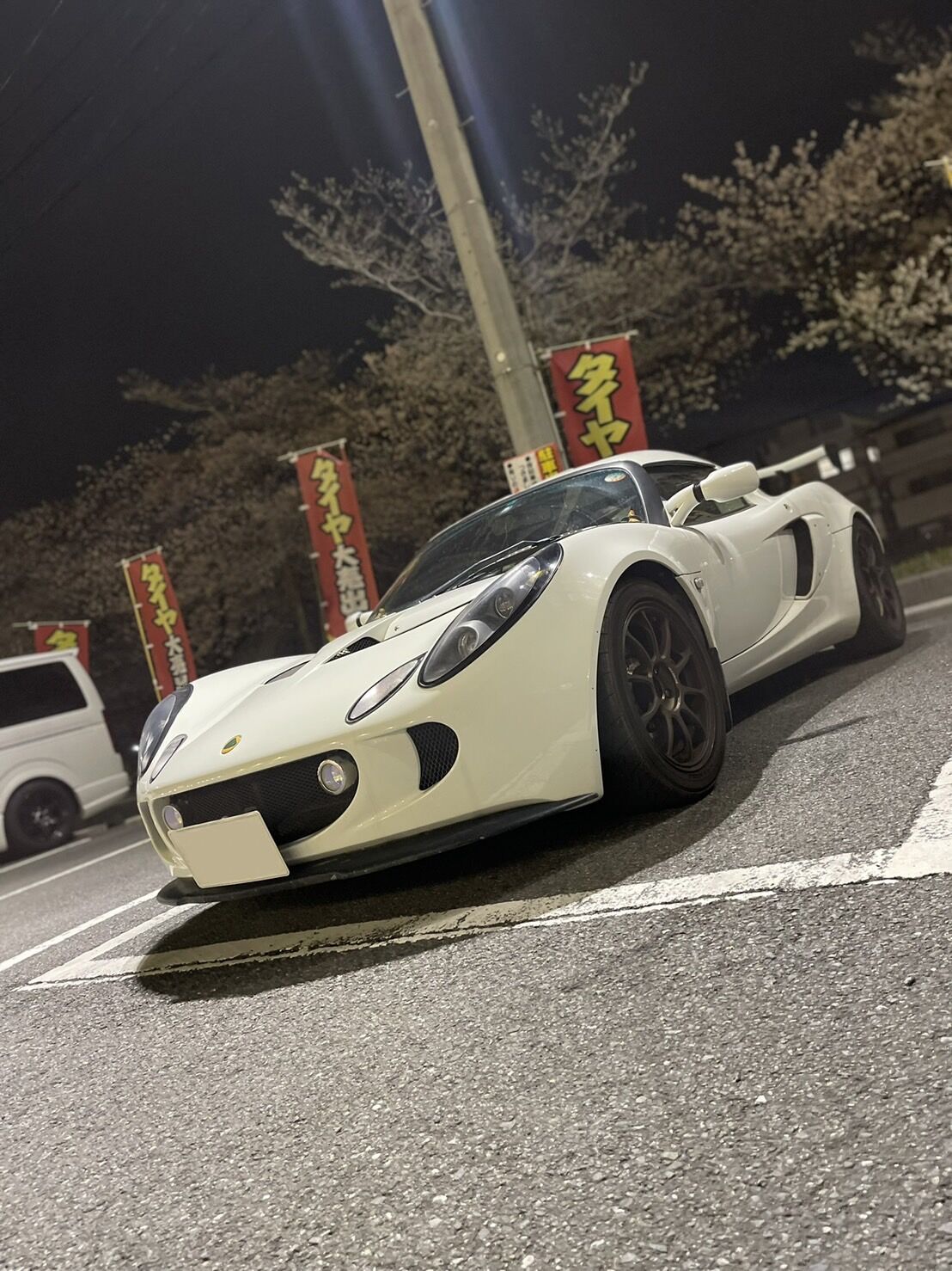 車と桜のツーショット