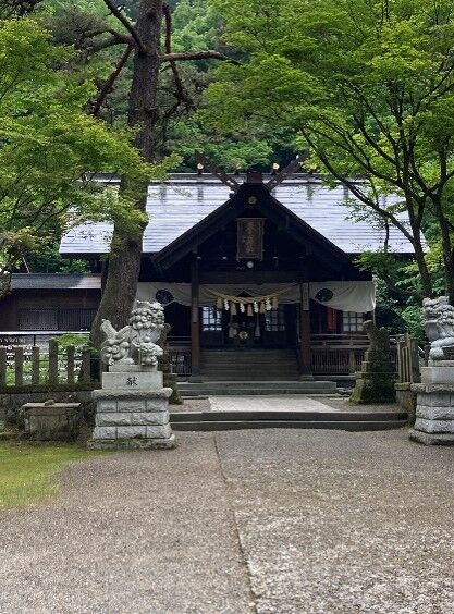 春日山神社